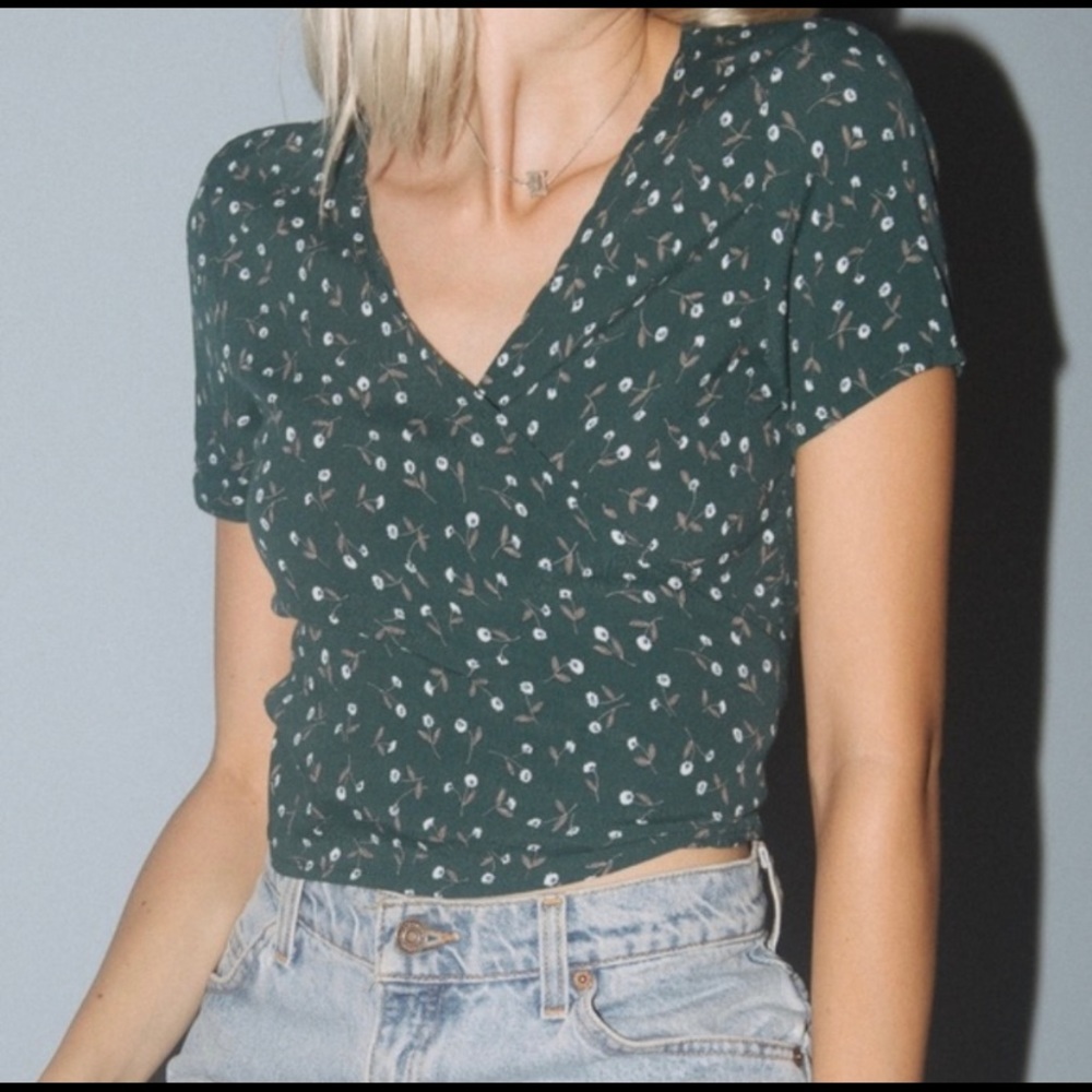 brandy melville green floral top